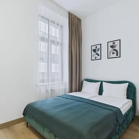 Sleek Downtown מלון דירות 3*