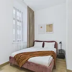 M4 Modern Centre - 3 Min Station 3* ריגה