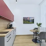 M4 Modern Centre - 3 Min Station Riga