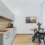 M4 Modern Centre - 3 Min Station