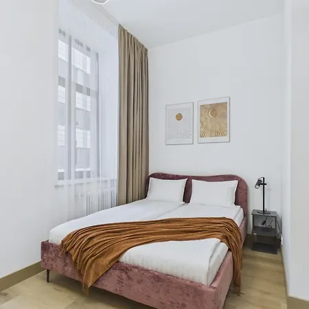 Sleek Downtown 3* Riga