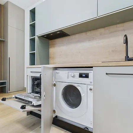 M4 Modern Centre - 3 Min Station Riga